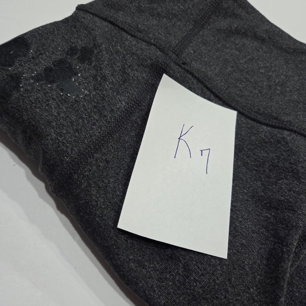 Lululemon Athletica Gray Capri Leggings Womens Sz.8 - Picture 9 of 10